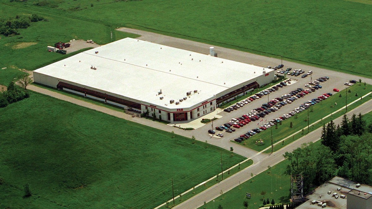 FAG opens a 143,000-sq.-ft. manufacturing plant in Stratford, Ontario. Located on 14 acres, the facility produces world-class aerospace bearings.